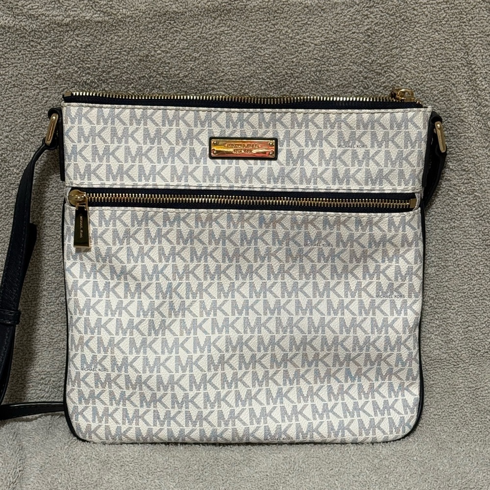 Michael Kors Signature Crossbody